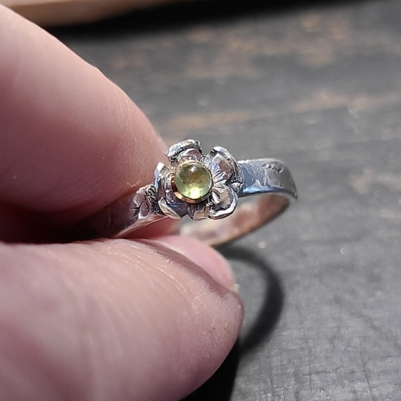 Flower ring - Picture 3 of 3